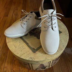 HAWKER RYE
Thorelle Textured Sneaker, worn once.